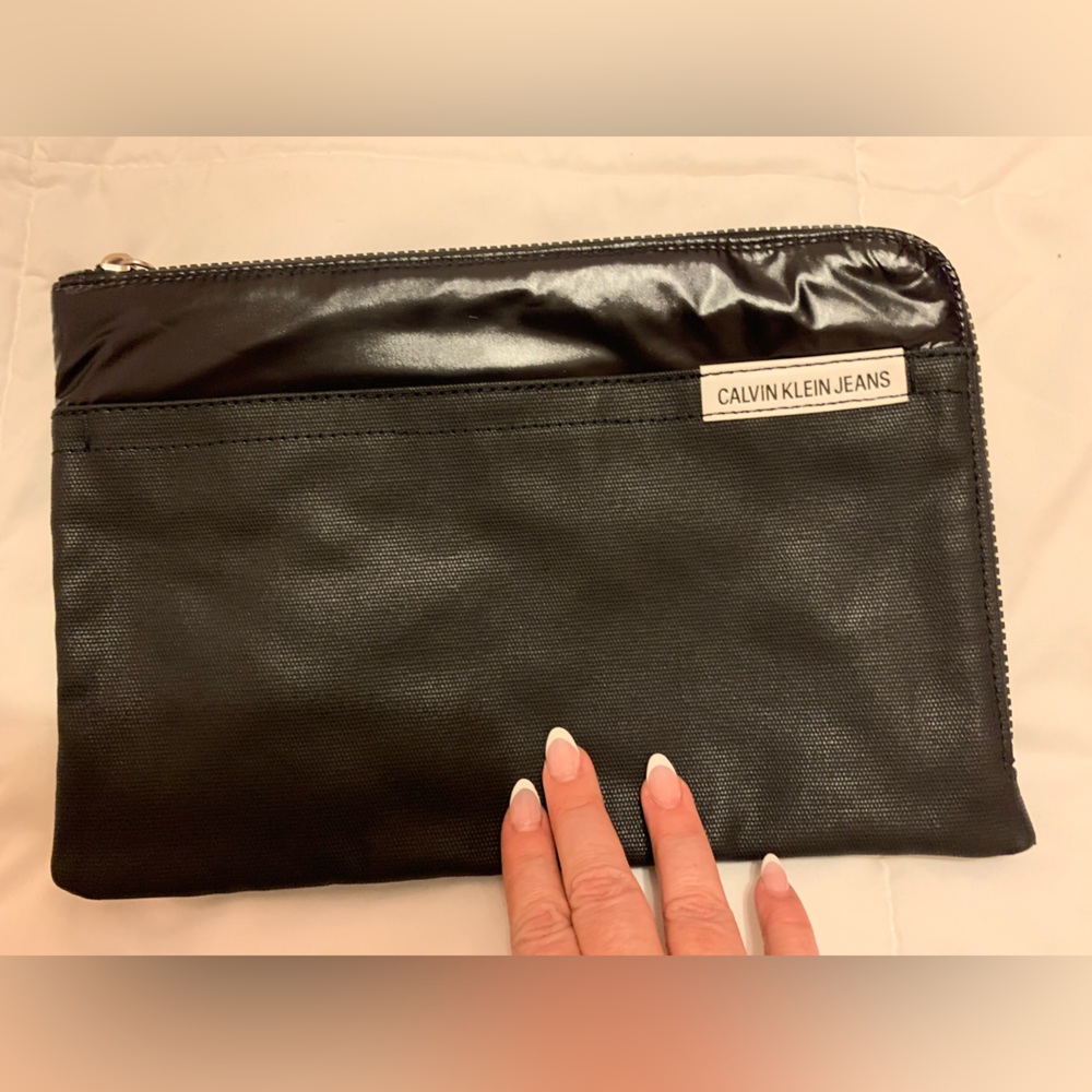 flat zipped case, shiny & matte vinyl silver zipper CK Jeans NWOT